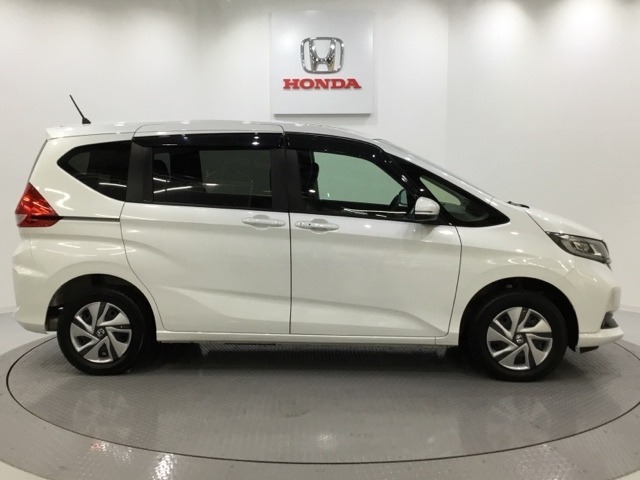 半年に1度の定期点検と、オイル交換を実施するHondaの定期点検パックもございます。ホンダディーラーならではのお得なパックを是非ご利用下さいませ。詳しくはスタッフまでお尋ねく下さいませ！