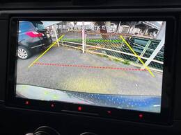 【バックカメラ】駐車時に後方がリアルタイム映像で確認できます。大型商業施設や立体駐車場での駐車時や、夜間のバック時に大活躍！運転スキルに関わらず、今や必須となった装備のひとつです！