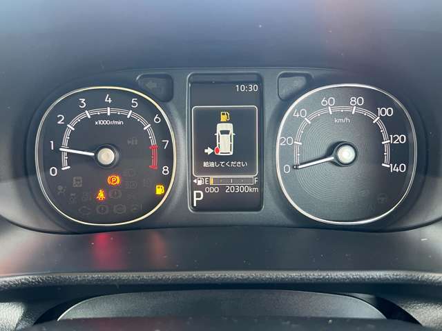 インパネシフトで操作性、視認性バッチリです！