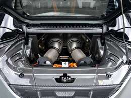 3.0L,V6ターボエンジン663PS+167PSのモーター。830PSのPHEV