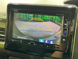 【バックカメラ】駐車時に後方がリアルタイム映像で確認できます。大型商業施設や立体駐車場での駐車時や、夜間のバック時に大活躍！運転スキルに関わらず、今や必須となった装備のひとつです！