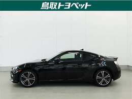 中古車は全く同じというものがなく、1台1台全てコンディションが異なります。同じようなお車でも、整備状況、外内装の状態など様々です。当店では入庫した車輌をコンディションに合わせて徹底的に仕上げています。