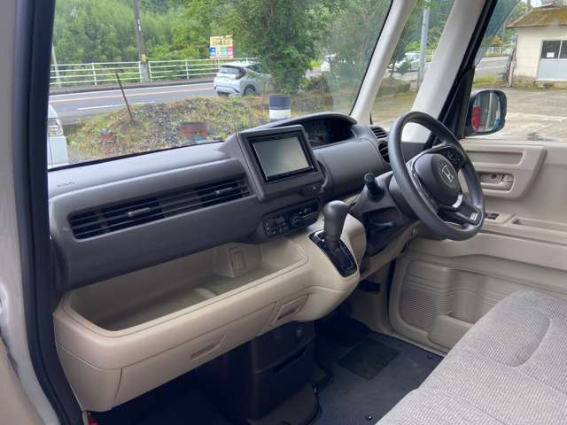 整備はその車種の不具合が発生しそうな部分を重点的に点検し、納車後本当にトラブルが発生しないように日々点検中です♪