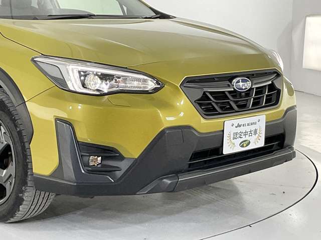 当店では仕入れた車両を撮影スタジオ完備の商品管理センターにて室内クリーニングや外装の磨き施工等、徹底した商品車仕上げを行っております。