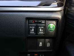 運転席からも操作可能な両側パワースライドドア！挟み込み防止もあり小さなお子様にも安心★隣のお車を気にすることなく開閉可能なのもうれしいところですね！