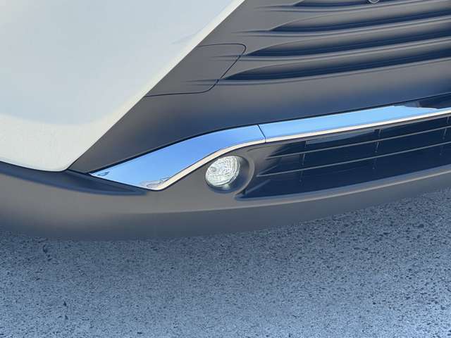 【LEDフォグランプ】、LEDデイライトを搭載　霧や足元の状態が悪くなる時にお使い下さい！快適にカーライフをお過ごしいただけること間違いなしです！！Duxy清須店052-400-0855愛知県西市場5-5-3！