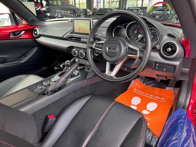 純正ナビ/フルセグ/CD/DVD　バックカメラ　レザーシート　シートヒーター　BOSEサウンド　シートスピーカー　LEDヘッドライト　ブラインドスポットモニター　スマートキー　プッシュスタート　TRC