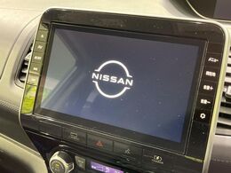 【純正10型ナビ】人気の純正ナビを装備。オーディオ機能も充実しており、Bluetooth接続すればお持ちのスマホやMP3プレイヤーの音楽を再生可能！毎日の運転がさらに楽しくなります！！