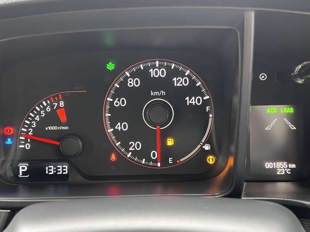 ホンダセンシング機能付きですので、安全装備充実です♪アダプティブクルーズコントロール、レーンキープアシスト、衝突被害軽減ブレーキなど完備♪