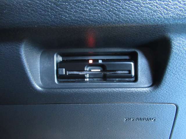 高速料金所をノンストップで決済通過出来るETC装備