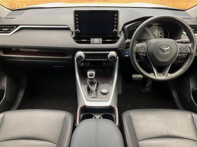 グループ総在庫数約30，000台！！全国の系列店からメーカー・車種問わずご紹介出来るので、あなたにピッタリのお車が見つかるはずです♪まずはお問い合わせ下さい☆