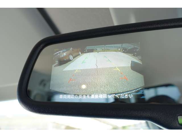 車庫入れ楽々！！バックカメラ装備
