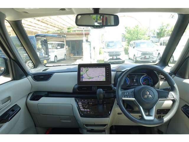 操作性と視認性に優れたインパネまわり、各スイッチは操作性を重視してデザインされてます！！