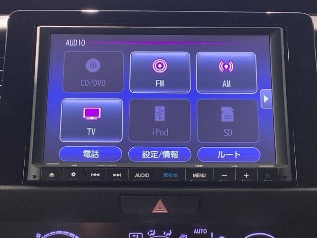 純正メモリーナビとバックカメラ付☆bluetoothオーディオでドライブも好きな音楽を聴いて楽しめます。TV視聴も可能です☆