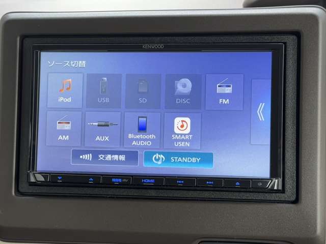 ナビゲーションはKENWOODのメモリーナビです★7インチサイズ☆Bluetooth機能も付いてますので、お気に入りの音楽をお車でもお聴きいただけます☆