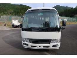 遠方販売実績も多数あり！遠方のお客様でも安心してお車をご購入いただけるよう、車検整備やその他の修理箇所、また欠損部品補填などの作業を行なってからお客様にお渡ししています。