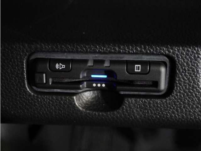 【ETC車載器】高速道路のご利用時にとても便利なETC車載器。セットアップ(費用別途)後にお渡ししとなります。