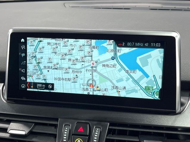 ●純正ナビ:一体感のあるナビは、高級感ある車内を演出してくれます。オーディオ機能も充実しておりますので、運転もより楽しめます♪
