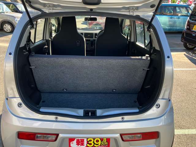 【内装クリーニング】全車、専用機械でルームクリーニング施工しています！シートももちろん汚れや破れも無く、非常に良いコンディションですよ！