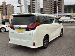 ご覧いただきましてありがとうございます。県外登録納車も承っております！お気軽にお問い合わせください。フリーダイヤル　0120-852-167　《カーセブン高須店》までお電話を！