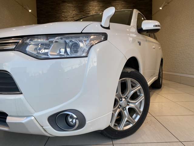 アルミホイール、エアロパーツ、足廻り、マフラー、カスタムオーディオ等も受け付けております。当店で購入された方はもちろん、車両の持ち込みもOK！お客様の理想のカスタムカーを創ります！