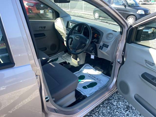 運転席広々です♪