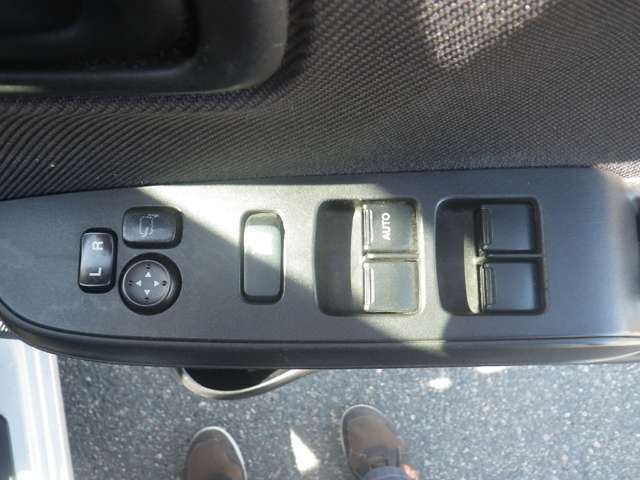 パワーウインドウ　電動格納ミラー