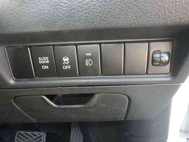 横滑り防止機能　フォグライト