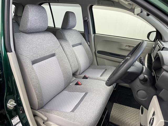 【運転席】座り心地が良いシートなので長時間の運転でも快適にお過ごしいただけます。新品のフロアマットのご注文も可能です。掲載箇所以外にご希望の写真がございましたらお気軽にお問い合わせ下さい。