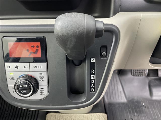 【シフトレバー】シフトも操作しやすく快適なドライブを楽しんでいただけます！