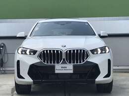 【BMWの伝統】BMWの特徴的な“キドニーグリル”は、80年以上続く伝統の形でございます。変わらないこだわりのデザインが、プレミアムブランド“BMW”を創り出します。