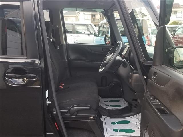 当店の目の前に「東中学校入り口」というバス停がございます。駅からは少し距離がございますので、電車でお越しの際はバスをご利用頂くとスムーズです。