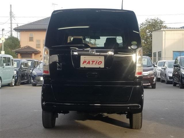 直進して「オートバックス」のある信号を左折して左手に当店がございます！