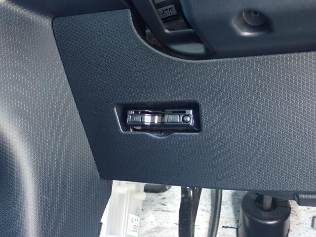 後部座席も大きな擦れもなく状態良好です。