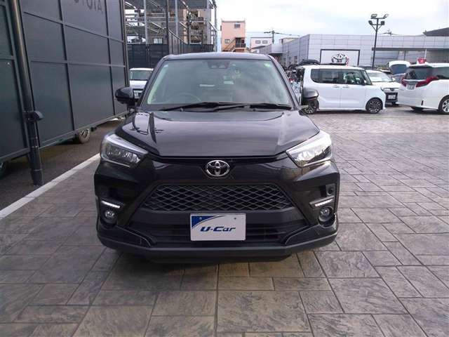 前後にドライブレコーダーがついたお車です