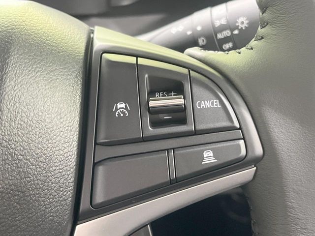 【アダプティブクルーズコントロール】高速道路での長距離走行が楽に！！自動で速度を保つクルーズコントロールが、衝突軽減システムと連携し、前方の車両を感知して車間を保つように速度調節してくれます！！
