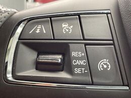 ●レーダークルーズコントロール：前の車との車間距離を一定にとりつつ、一定速度で自動走行してくれる次世代のクルーズコントロール！主に高速道路や自動車専用道路で使用する便利な機能です！