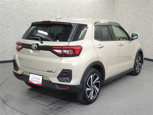 走りにこだわりながら収納力も持ち合わせたお車です。荷物を載せて軽快なドライブを楽しめますよ♪