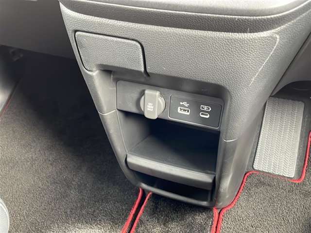 大切な愛車は自分で守る時代。「乗り逃げ」や「車上荒らし」からクルマを守るカーセキュリティシステムも取り扱っています。※別途有料です。