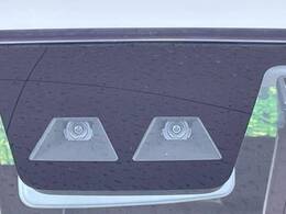 【スマートアシスト】走行中に前方の車両等を認識し、衝突しそうな時は警報とブレーキで衝突回避と被害軽減をアシスト。より安全にドライブをお楽しみいただけます。