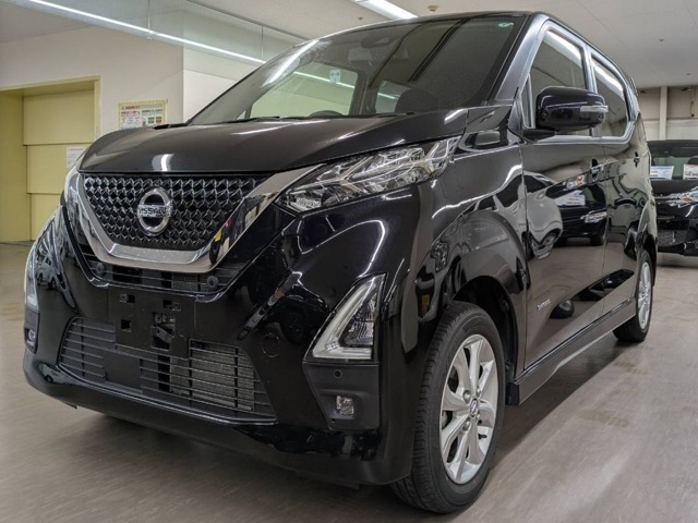古城モータースは、アフターである整備・車検・鈑金・保険・レスキューなど…、すべてお任せ下さい！！