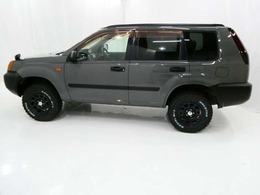 アースカラーの豊富なカラーバリエーションの中から、車両に会う色で製作致しました。