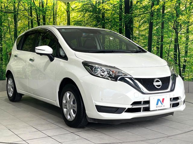 高透明度のガラス皮膜で撥水はもちろん、上質なツヤ・光沢を実現。紫外線や酸性雨から大切な愛車を保護し、色あせ・劣化を防止。「弾スプラッシュコート」、「弾プリミッサコート」からお選びいただけます。