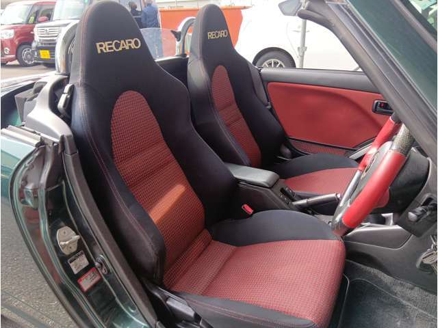 RECAROシートも綺麗です。