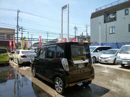 両側パワースライドドア装備です。乗り降り楽々です。