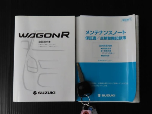 メンテナンスノート、取扱説明書付いています！おクルマの情報が、ギュッと凝縮★　今までの整備記録が記載されている、大事な物です★