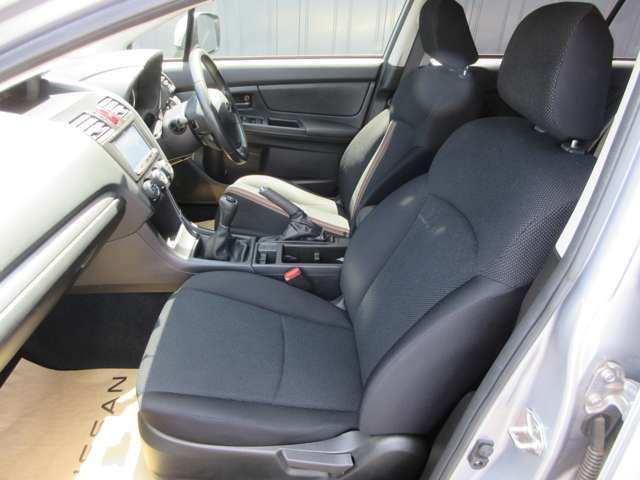 助手席エアバック装備