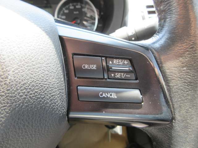 クルーズコントロール（Cruise Control）とは、アクセル操作なしでも車が自動でスピードを一定に保ってくれる機能