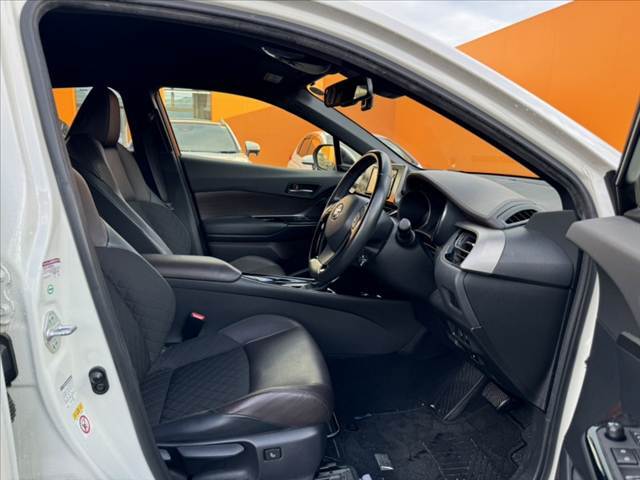 になる車両などあれば、すぐにお問合せ下さい！右のカーセンサー専用ダイヤルからお電話いただくとスタッフがご質問にお答えいたします。