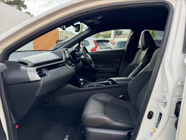 納車整備ついても第三者機関の指定工場で分解記録(法定整備)を実施し、車検を基準に不具合箇所、消耗部品は改善して納車させていただきます。